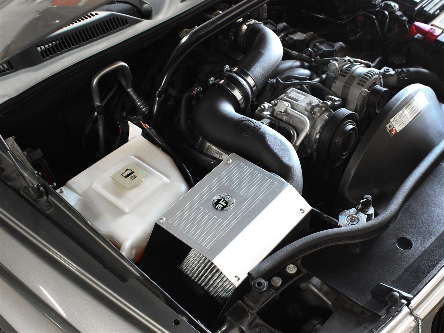 2009, 2008, 2007, 2006 Jeep Commander Air Intake Kit