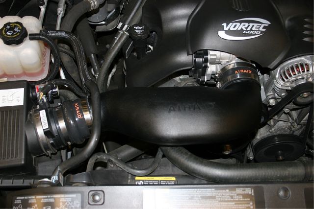 2005-2006 Chevrolet Avalanche 1500 Engine Cold Air Intake Performance Kit (Airaid)