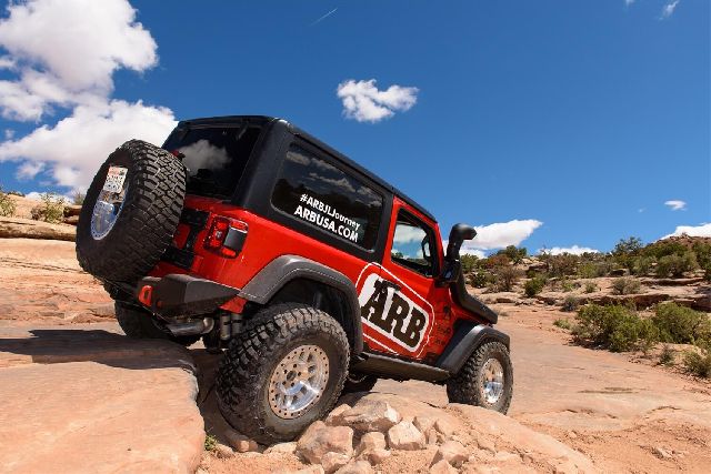 2018-2023 Jeep Wrangler Step Nerf Bar (ARB)