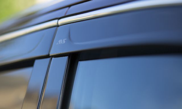 2009-2014 Nissan Maxima Side Window Deflector (Auto Ventshade (AVS))