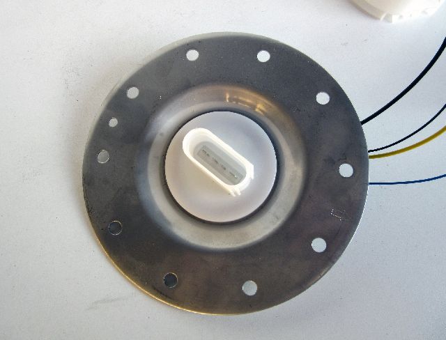 2004-2005 Volkswagen Jetta Fuel Pump Module Assembly (AutoBest)