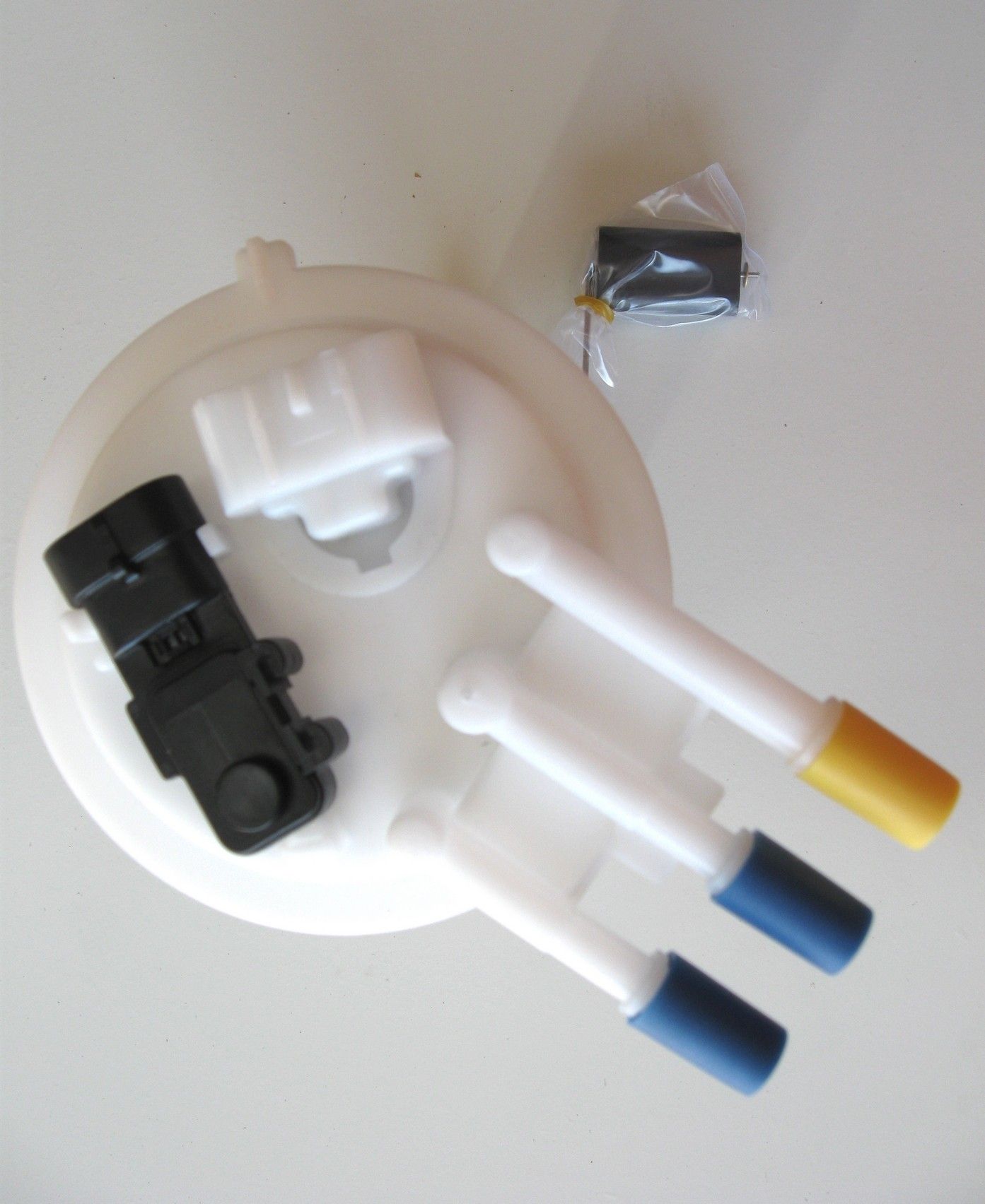 2002, 2001, 2000, 1999, 1998, 1997 GMC Jimmy Fuel Pump Module Assembly