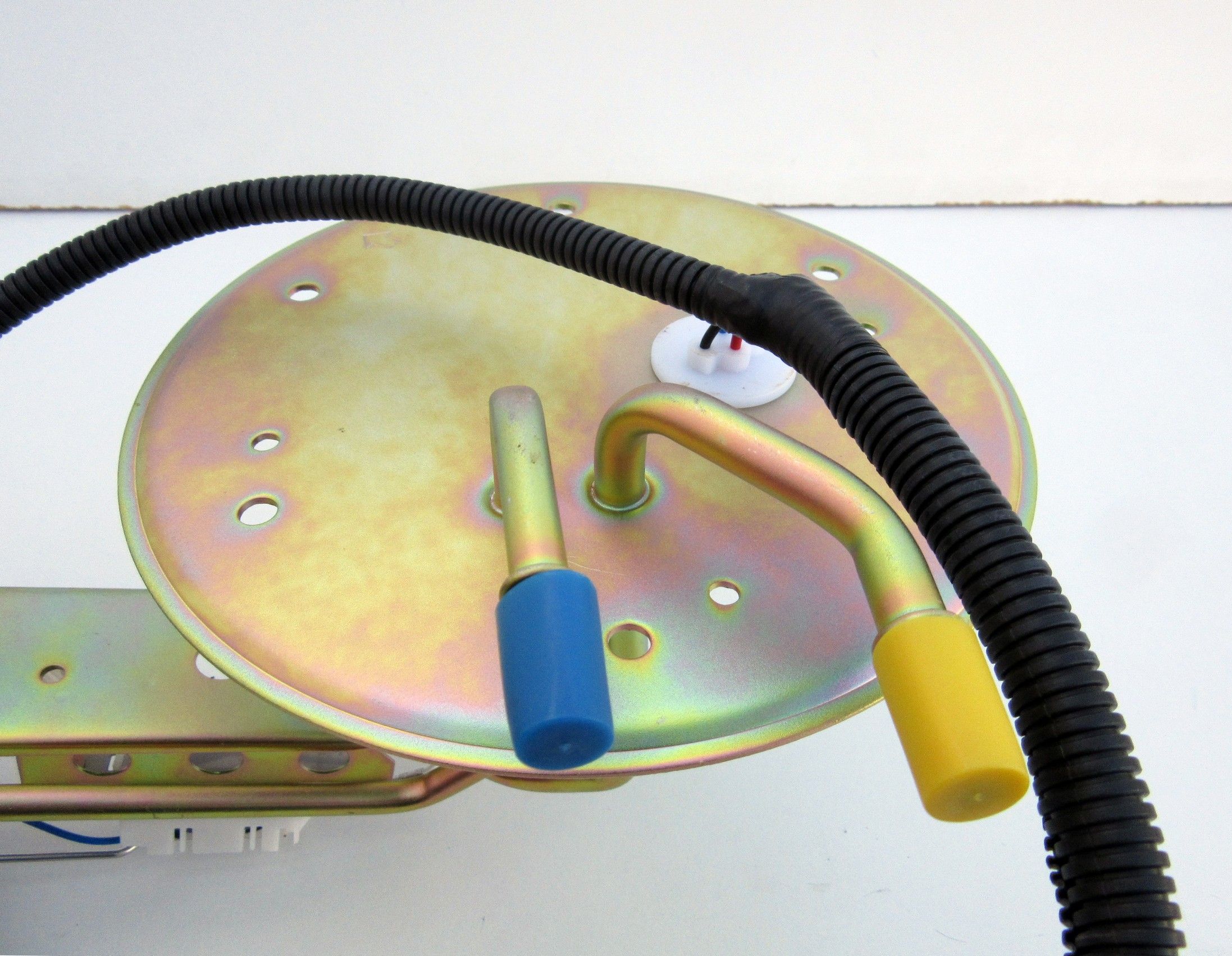 2002, 2001 Lincoln Town Car Victoria Fuel Pump and Sender Assembly