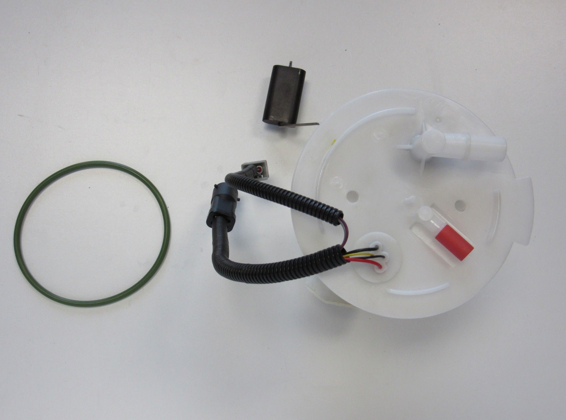 2005, 2004 Ford Explorer Fuel Pump Module Assembly