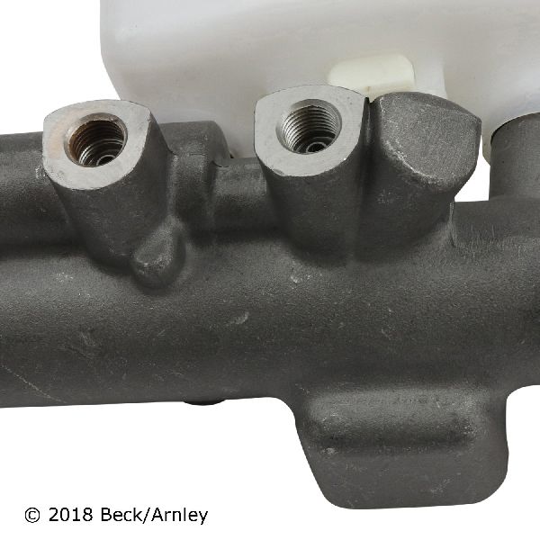 2000-2002 Nissan Xterra Brake Master Cylinder (Beck Arnley)