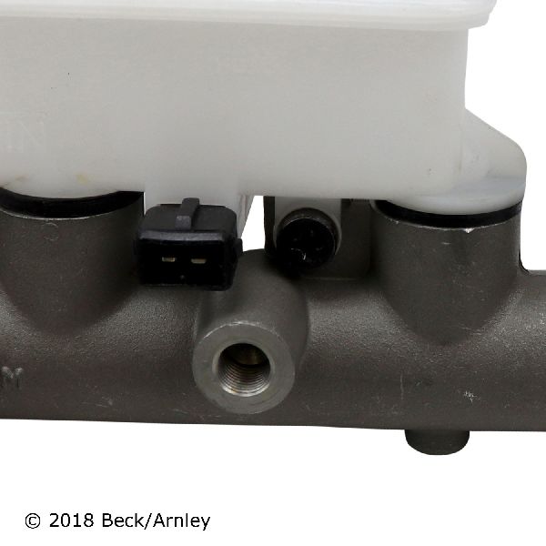 2001-2005 Hyundai Elantra Brake Master Cylinder (Beck Arnley)
