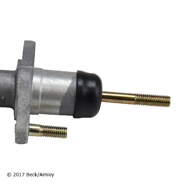 1998-2003 Chevrolet Tracker Clutch Master Cylinder (Beck Arnley)