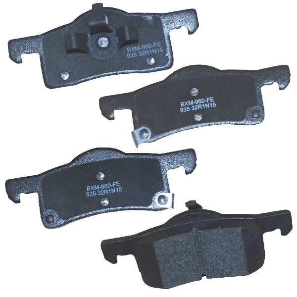 2003-2006 Lincoln Navigator Disc Brake Pad Set - Rear (Bendix)
