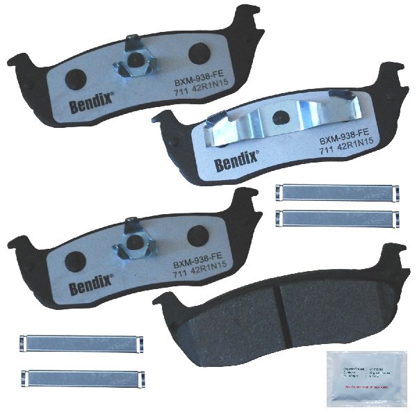 1998-2002 Lincoln Navigator Disc Brake Pad Set - Rear (Bendix)