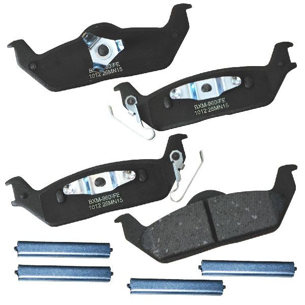 2006-2011 Lincoln Mark LT Disc Brake Pad Set - Rear (Bendix)