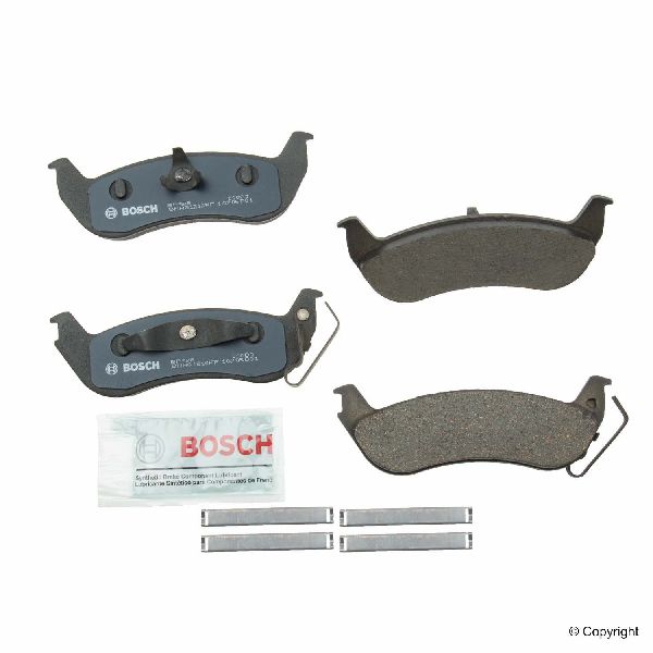 2010-2011 Lincoln Town Car Disc Brake Pad Set - Rear (Bosch)