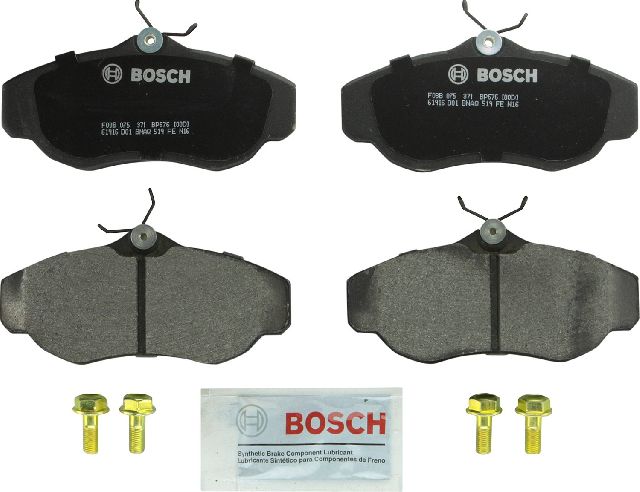 1996-2002 Land Rover Range Rover Disc Brake Pad Set - Front (Bosch)