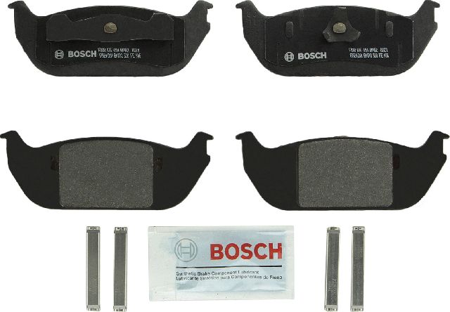 2003-2005 Lincoln Aviator Disc Brake Pad Set - Rear (Bosch)