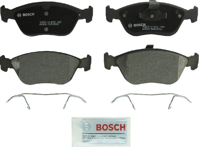 1998-2000 Volvo V70 Disc Brake Pad Set - Front (Bosch)