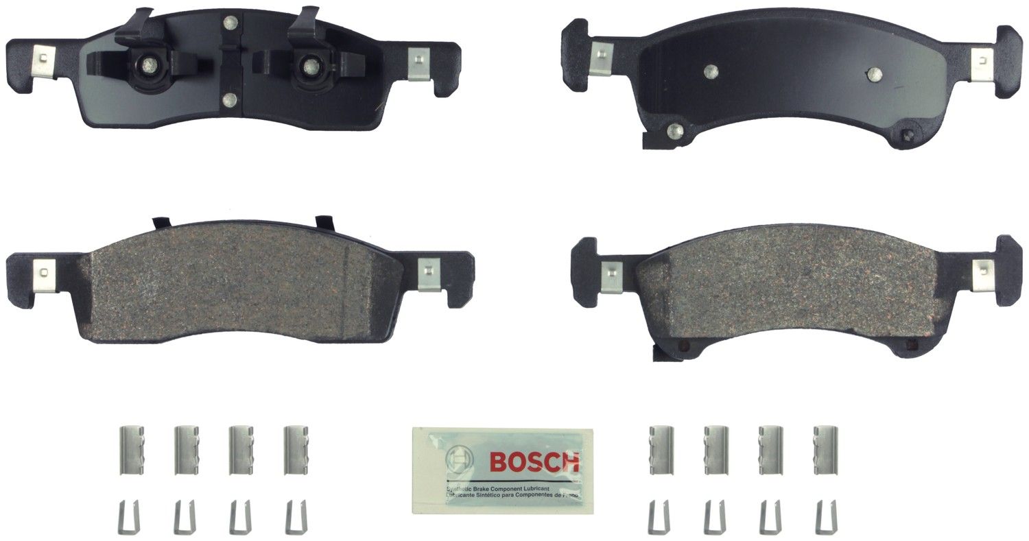 2006, 2005, 2004, 2003 Lincoln Navigator Disc Brake Pad Set
