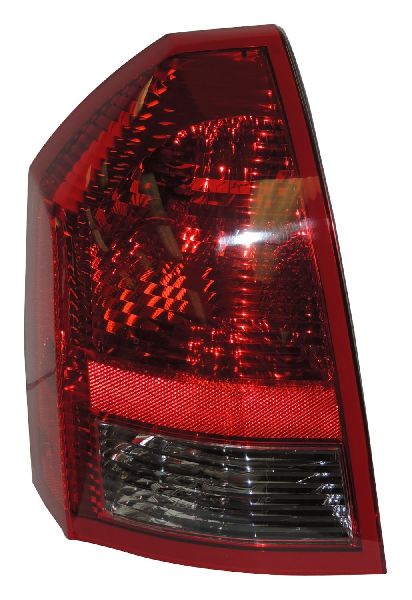 2005-2007 Chrysler 300 Tail Light Assembly - Left (Crown Automotive)