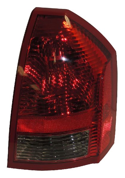 2005-2007 Chrysler 300 Tail Light Assembly - Right (Crown Automotive)