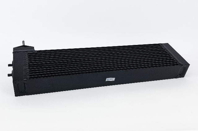 2006-2010 BMW M5 Engine Oil Cooler - Center (CSF)
