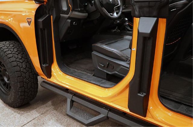2021-2024 Ford Bronco Door Hinge Cover (Dee Zee)