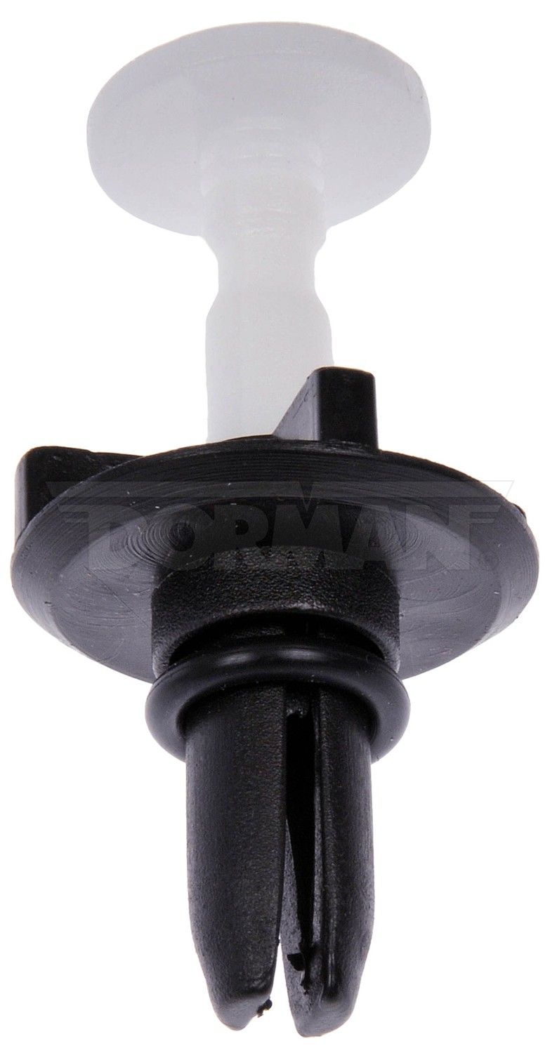 2006 Jeep Commander Headlight Retainer