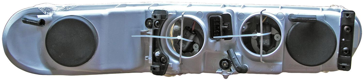 2005, 2004, 2003, 2002, 2001, 2000, 1999, 1998, 1997 Buick Century Headlight Assembly