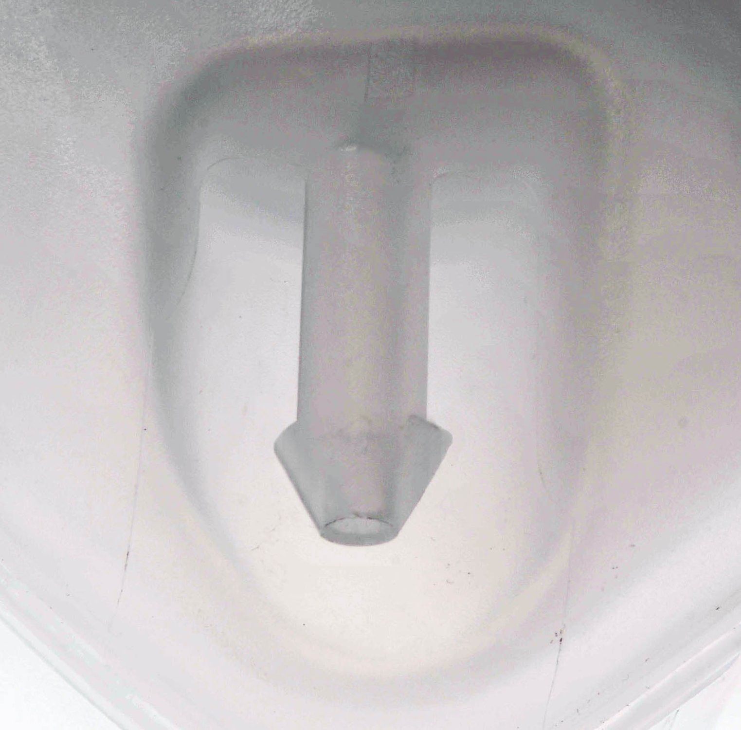 2006, 2005, 2004, 2003, 2002, 2001, 2000, 1999 Volvo S80 Engine Coolant Reservoir