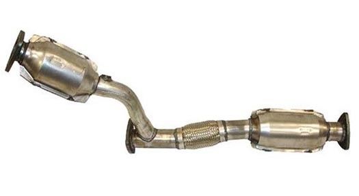2004-2005 Saturn L300 Catalytic Converter - Rear (Eastern Catalytic)