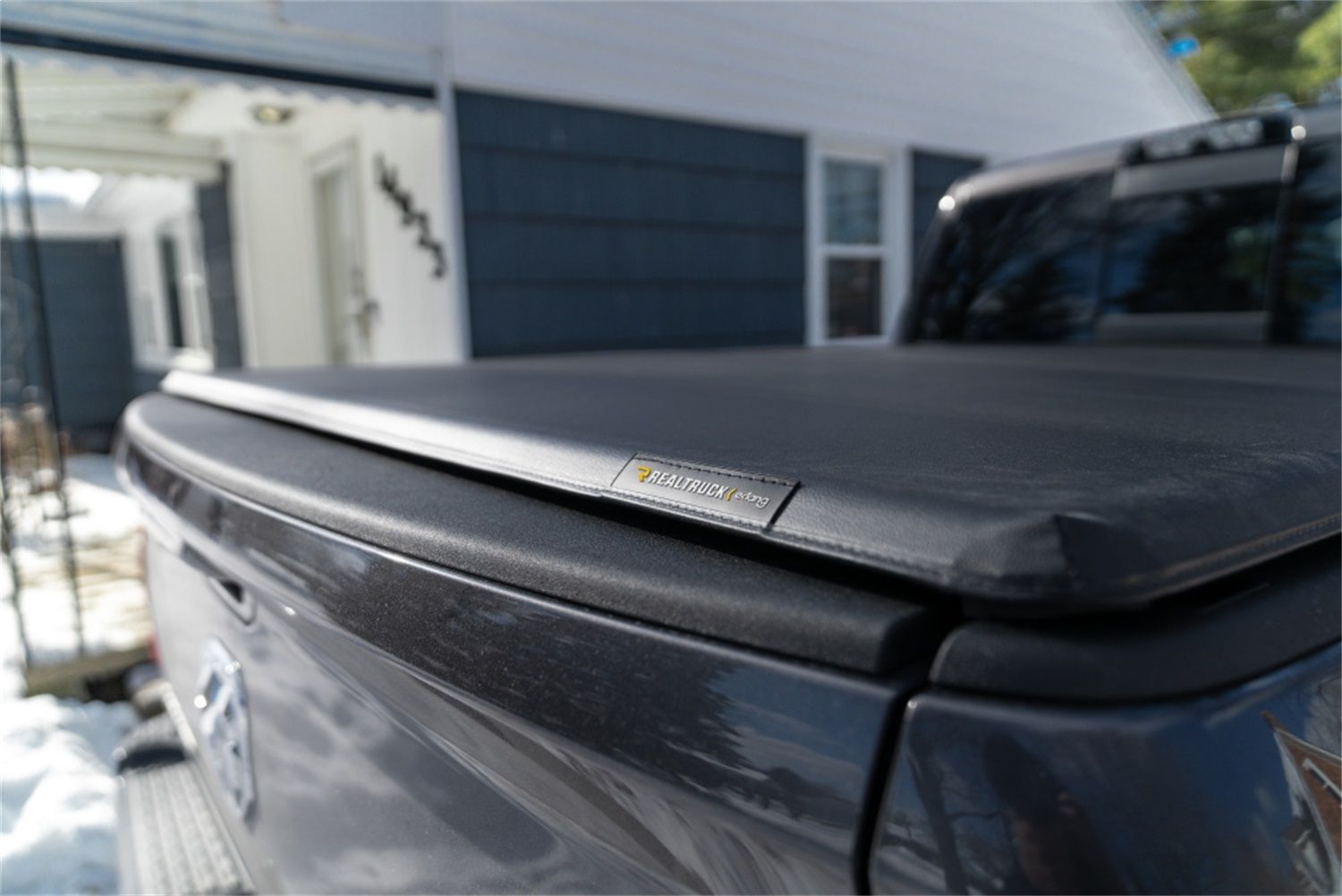 2024, 2023, 2022, 2021, 2020, 2019, 2018, 2017, 2016, 2015, 2014, 2013, 2012, 2011 Ram 2500 1500 Tonneau Cover