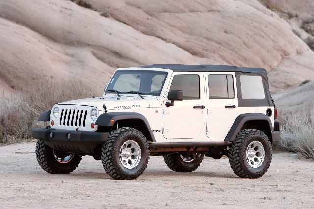 2007-2017 Jeep Wrangler Suspension Lift Kit (Fabtech)