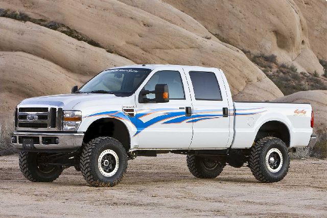 2014 Ford F-350 Super Duty Suspension Lift Kit (Fabtech)