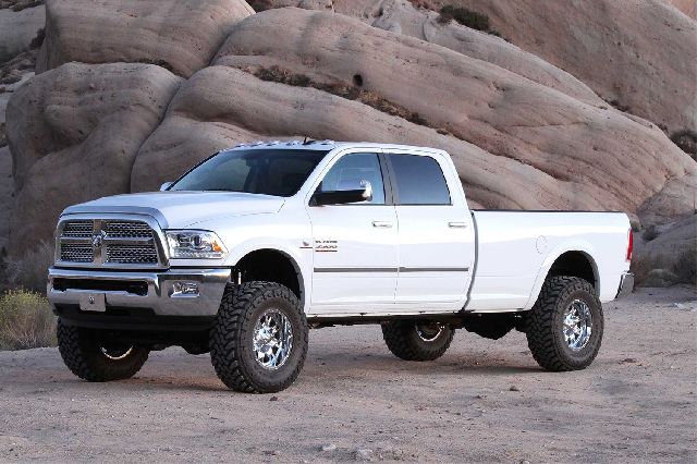 2013-2014 Ram 3500 Suspension Lift Kit (Fabtech)