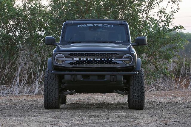 2021-2024 Ford Bronco Suspension Lift Kit (Fabtech)