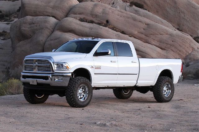 2013-2018 Ram 3500 Suspension Lift Kit (Fabtech)