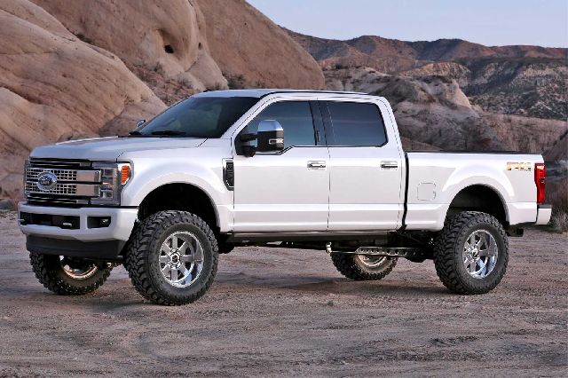 2017-2021 Ford F-350 Super Duty Suspension Lift Kit (Fabtech)