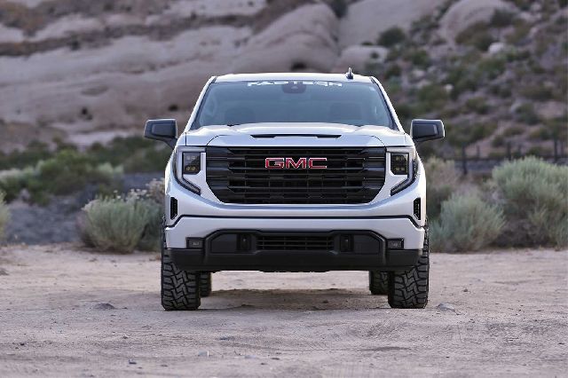 2021-2023 Chevrolet Silverado 1500 Suspension Lift Kit (Fabtech)
