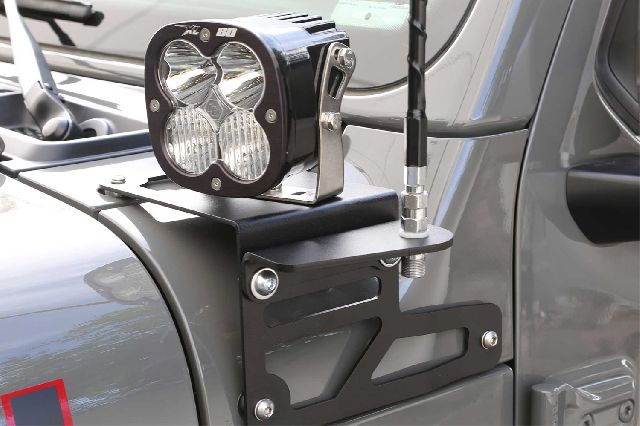 2018-2021 Jeep Wrangler Antenna Bracket (Fabtech)