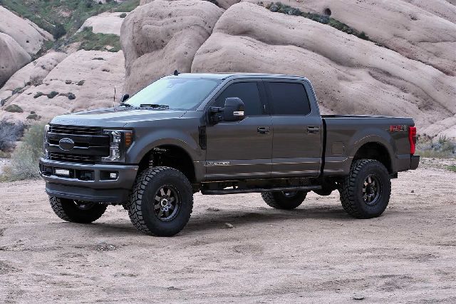 2017-2021 Ford F-350 Super Duty Suspension Lift Kit (Fabtech)