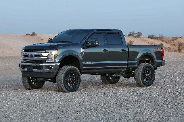 2017-2021 Ford F-350 Super Duty Suspension Lift Kit (Fabtech)