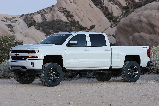 2014-2018 Chevrolet Silverado 1500 Suspension Lift Kit (Fabtech)