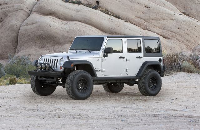 2007-2017 Jeep Wrangler Suspension Lift Kit (Fabtech)