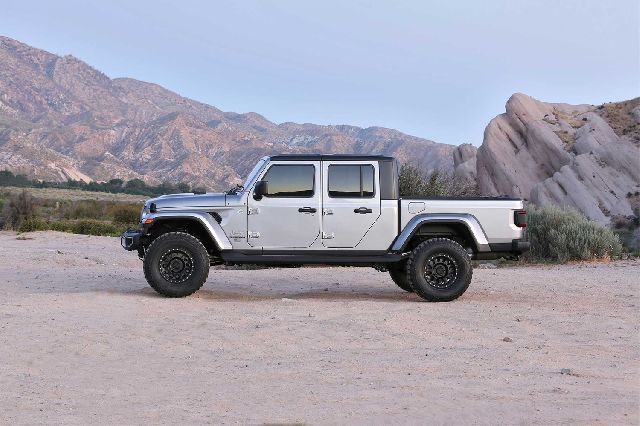 2020-2021 Jeep Gladiator Suspension Lift Kit (Fabtech)