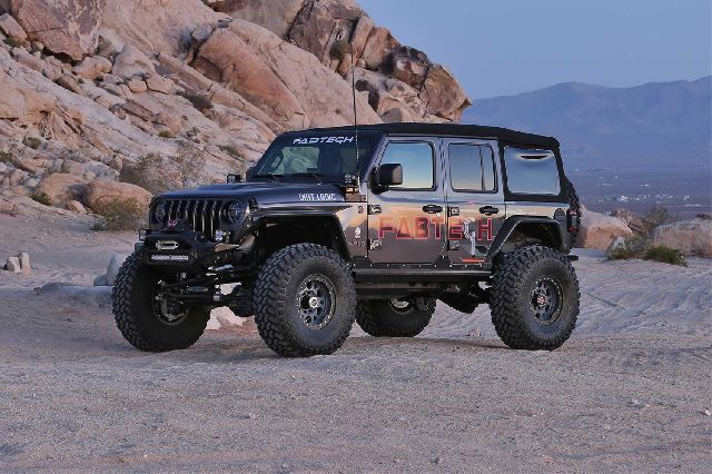 2018-2021 Jeep Wrangler Suspension Lift Kit (Fabtech)