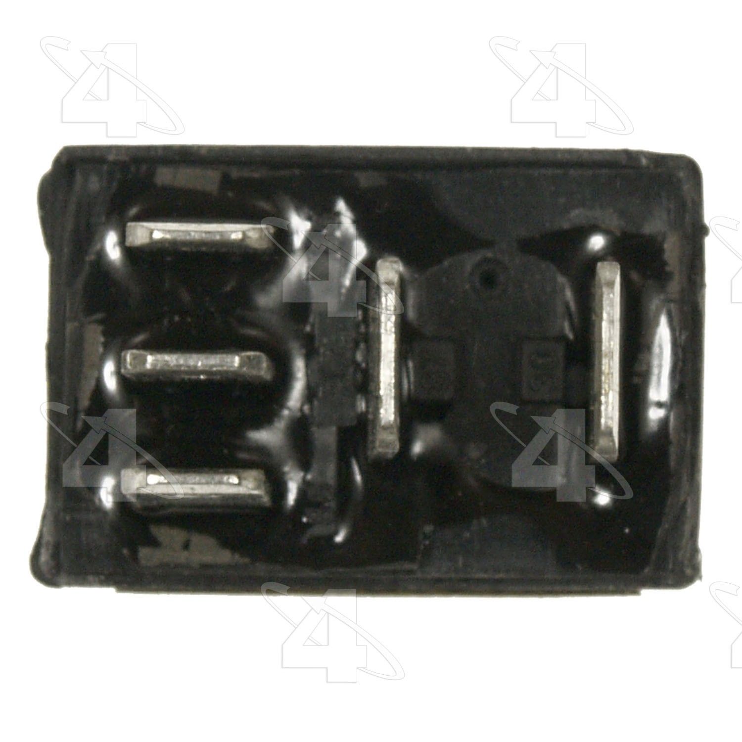 2004, 2003, 2002, 2001, 2000 Isuzu Rodeo A/C Condenser Fan Motor Relay