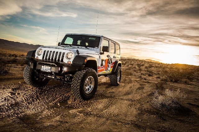 2007-2017 Jeep Wrangler Suspension Shock Absorber Kit - Front (Fox Racing Shox)