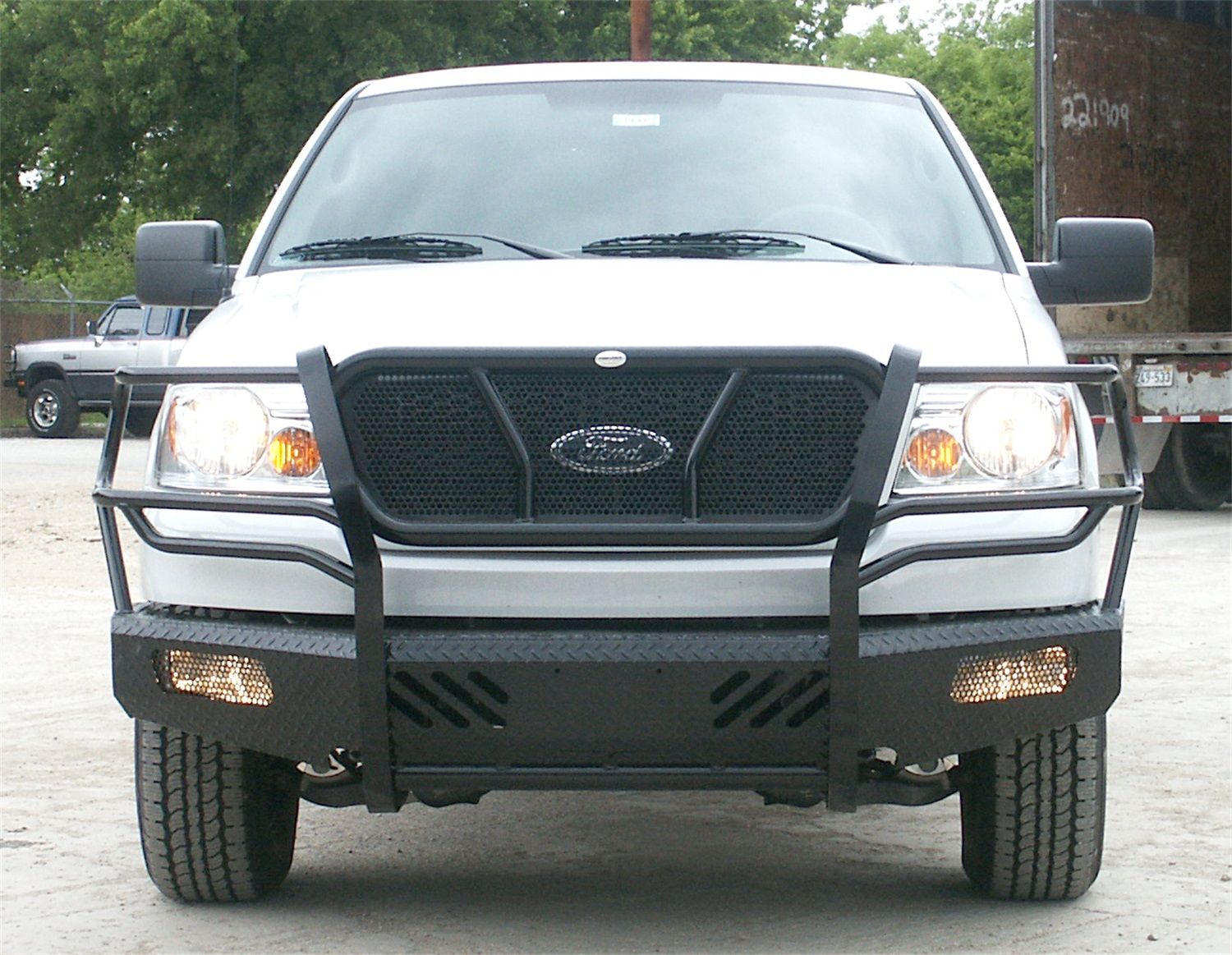 2005, 2004 Ford F-150 Bumper