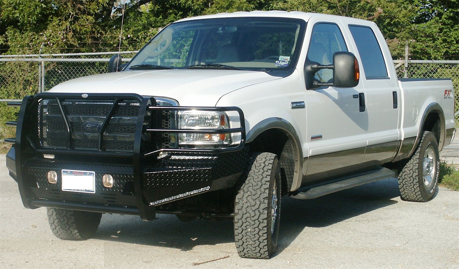 2005 Ford Excursion Bumper