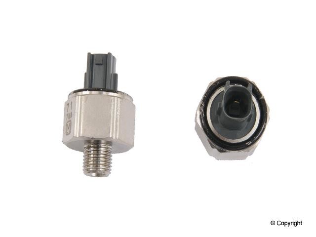 2000-2004 Toyota Tundra Ignition Knock (Detonation) Sensor (Genuine)