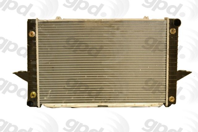 1999-2004 Volvo V70 Radiator (Global Parts)