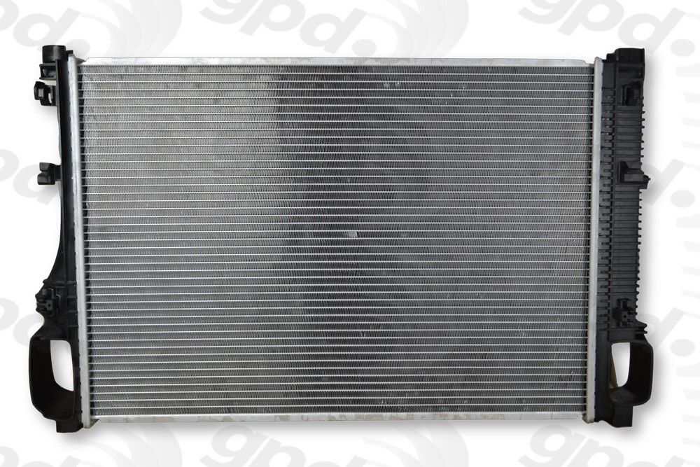 2011, 2010, 2009, 2008 Mercedes-Benz CL600 2008-2011 Mercedes-Benz C63 AMG Radiator