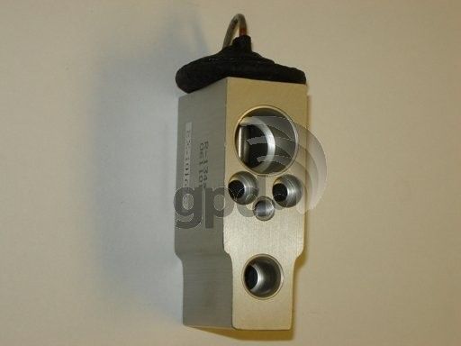 2007, 2006, 2005, 2004, 2003, 2002, 2001, 2000, 1999, 1998 Mercedes-Benz ML320 1998-2007 Mercedes-Benz ML320 A/C Expansion Valve